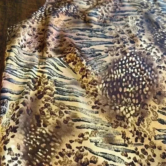 Notations | Satin Animal Print Camisole/Tank Top - Picture 4 of 5